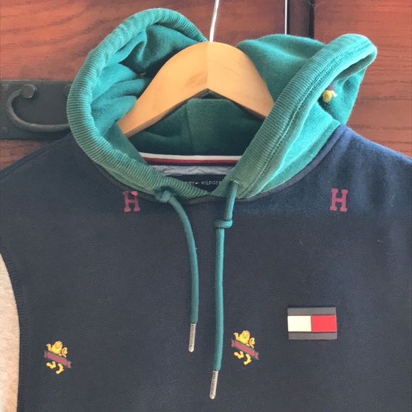 Rare Tommy Hilfiger All-Over Lion Crest Print Hoodie, Size XS - Picture 9 of 15